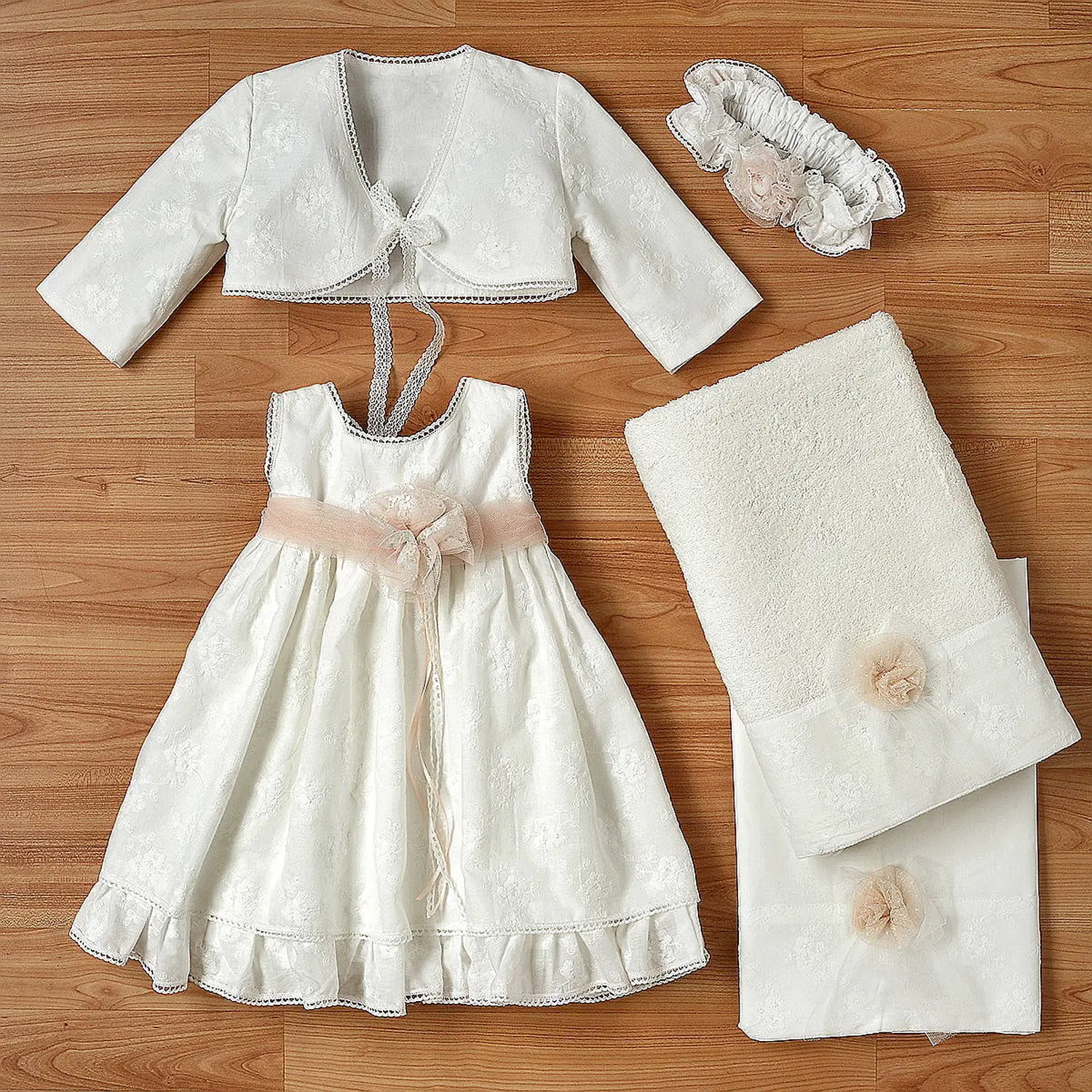 GIORTI - Geschenkeladen - Taufkleidung für Jungen und Mädchen